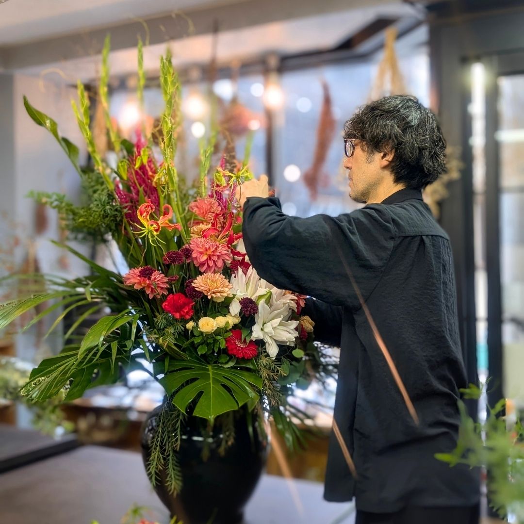 お祝い花、お祝いに贈る花束の通販。誕生日の花束、記念日のお花の全国発送。