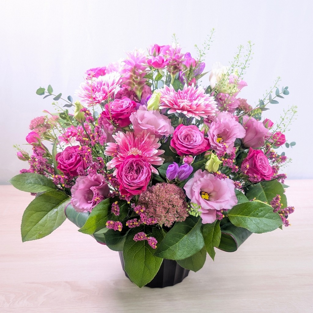 叙勲・受章祝いの花 格調あるアレンジメント お届け実例