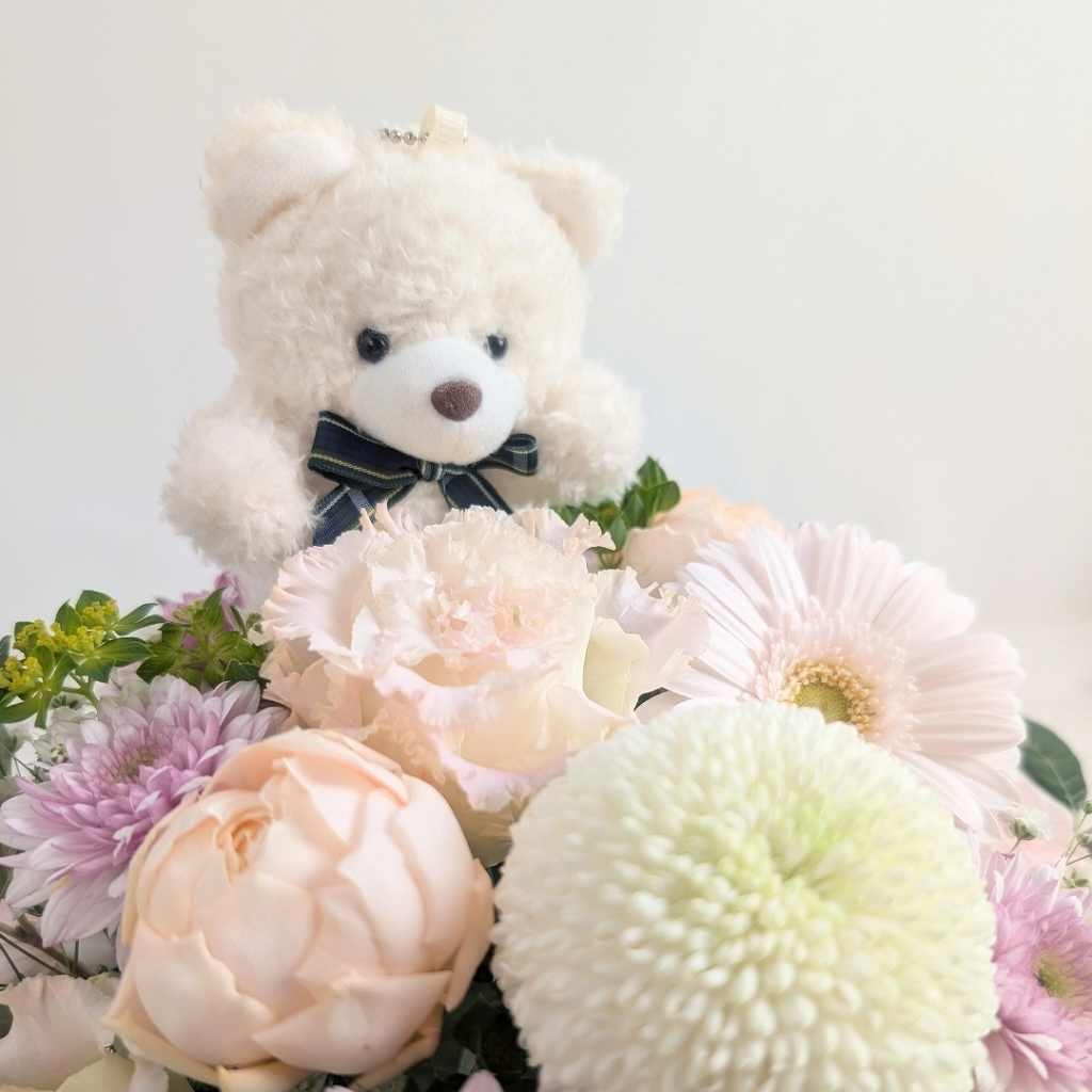 おしゃれフラワーギフト「ママン」。お祝いの花、お供え花、お見舞いとしてもおすすめのフラワーギフトです。 