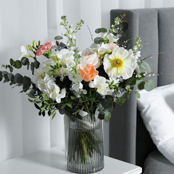 お花の定期便・お花のサブスク。毎月一回、季節のお花が届く花束、フラワーサービス