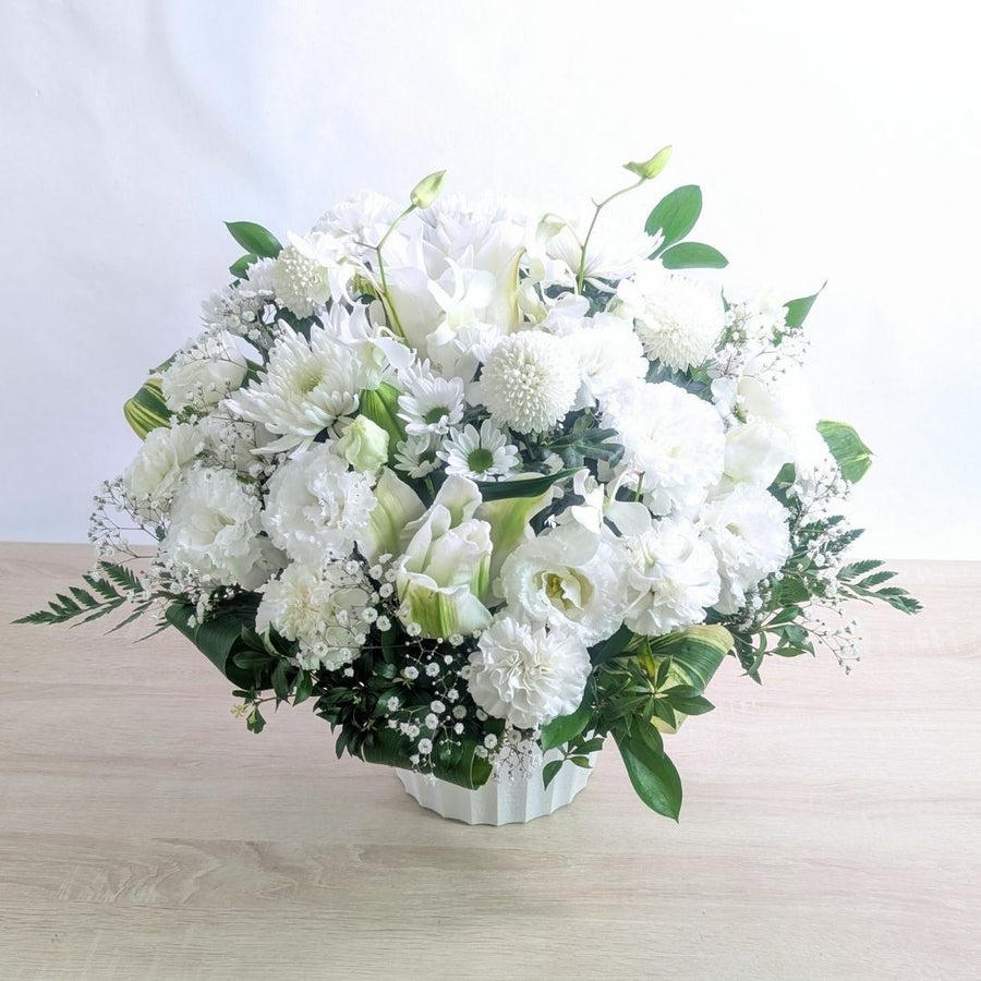 法要会場の供花台に置く白(ブラン)の花アレンジメントLサイズ