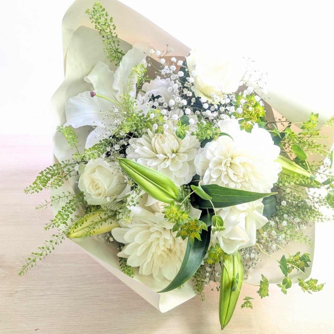 お花白に変更オーダー 白い花束 花ギフト MSサイズ （ブラン）｜おしゃれな花束・アレンジ