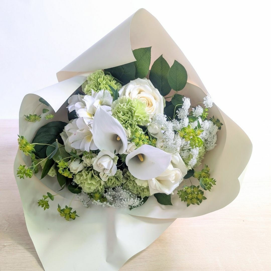 お花白に変更オーダー 白い花束 花ギフト Sサイズ （ブラン）｜おしゃれな花束・アレンジ通販