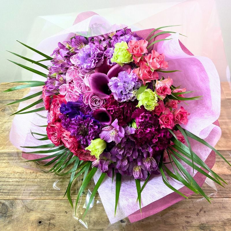 紫色、パープルの花束、アレンジメント。70歳の古希、77歳の喜寿を祝うお花のギフト、贈り物