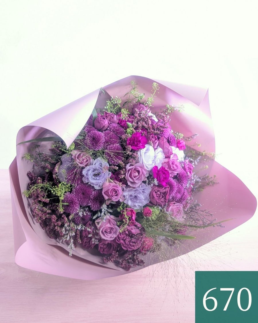 紫色、パープルの花束、アレンジメント。70歳の古希、77歳の喜寿を祝うお花のギフト、贈り物