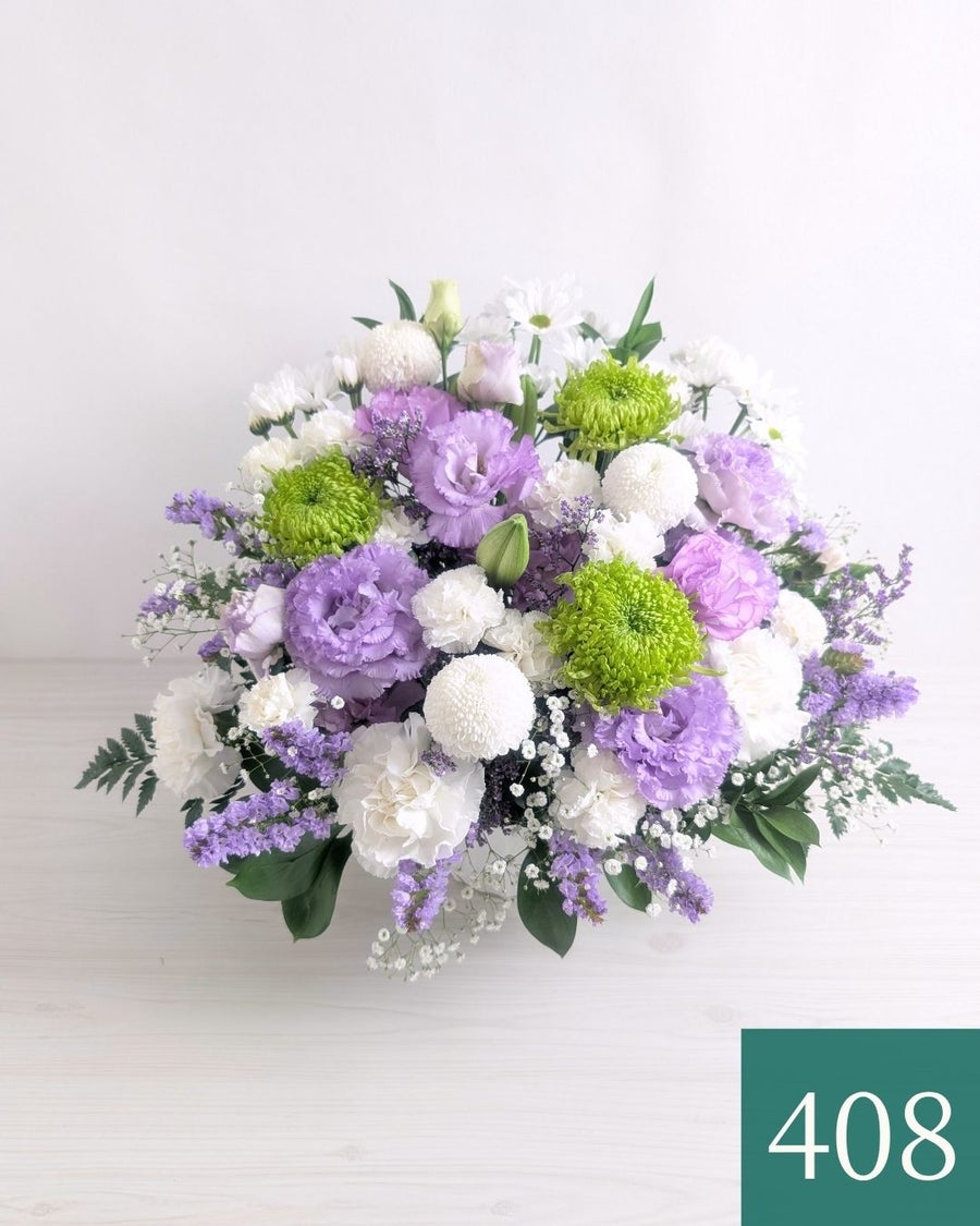 紫の花、ラベンダー色、藤色の花束、アレンジメント。お祝い、お供えにも喜ばれるお花、フラワーギフト