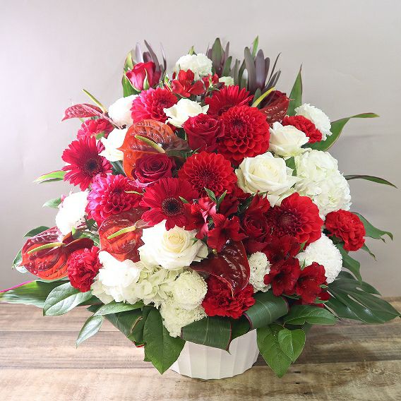 就任記念祝いの花。社長就任のお祝いに贈る花ギフト　大きめアレンジメント