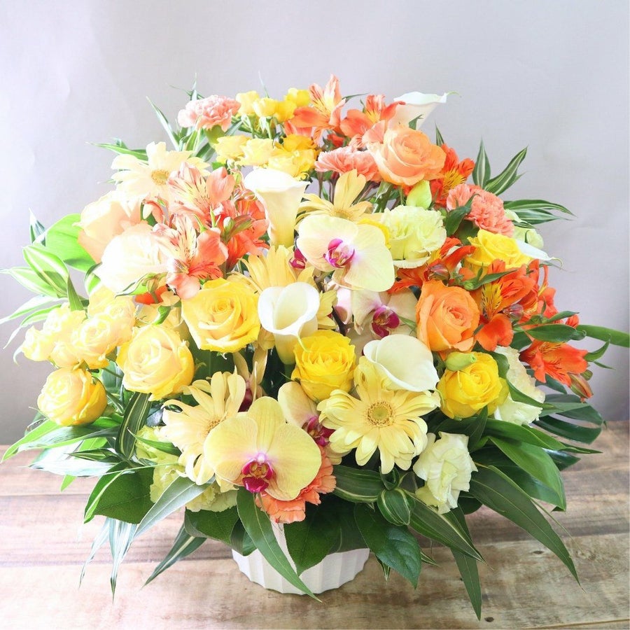 個展祝いのお花。個展・二人展・遺作展に贈る、ギャラリーに届けるお花、お祝いアレンジメント