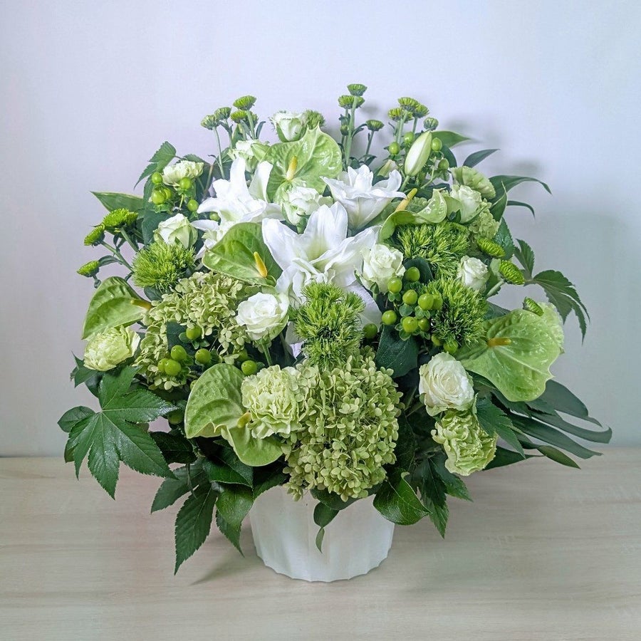 個展祝いのお花。個展・二人展・遺作展に贈る、ギャラリーに届けるお花、お祝いアレンジメント