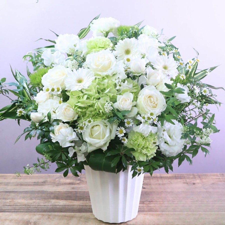 個展祝いのお花。個展・二人展・遺作展に贈る、ギャラリーに届けるお花、お祝いアレンジメント