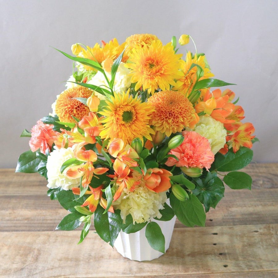 個展祝いのお花。個展・二人展・遺作展に贈る、ギャラリーに届けるお花、お祝いアレンジメント