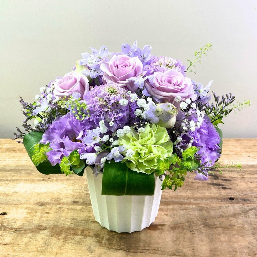 個展祝いのお花。個展・二人展・遺作展に贈る、ギャラリーに届けるお花、お祝いアレンジメント