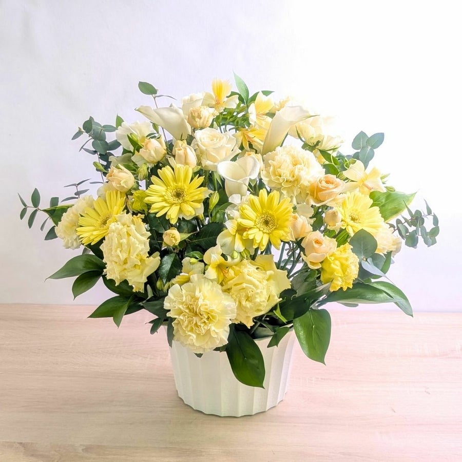 開店祝いのお花。新しいお店、リニューアルオープンのお祝いアレンジメント。お祝いの花ギフト