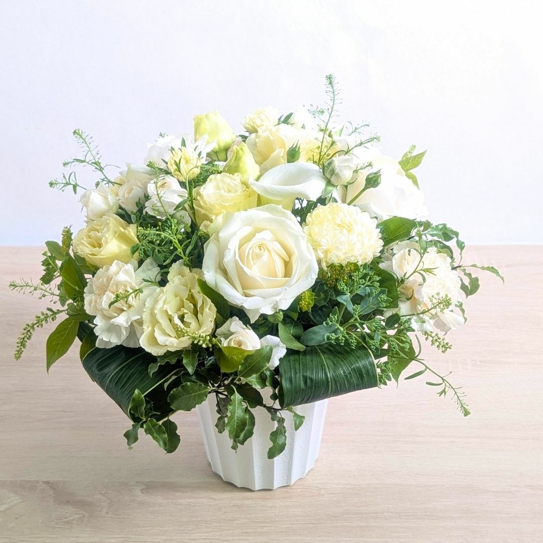 開店祝いのお花。新しいお店、リニューアルオープンのお祝いアレンジメント。お祝いの花ギフト