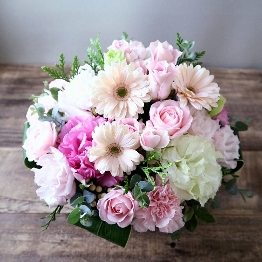 長寿祝いの花。父母・祖父母の誕生日に贈る花束・お祝いアレンジメント・お花のプレゼント