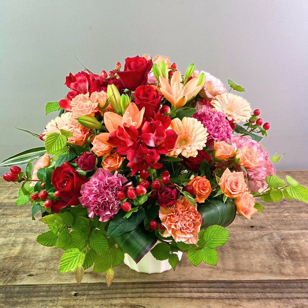 誕生日の花 花のプレゼント アレンジメント 2Lサイズ｜おしゃれな花束