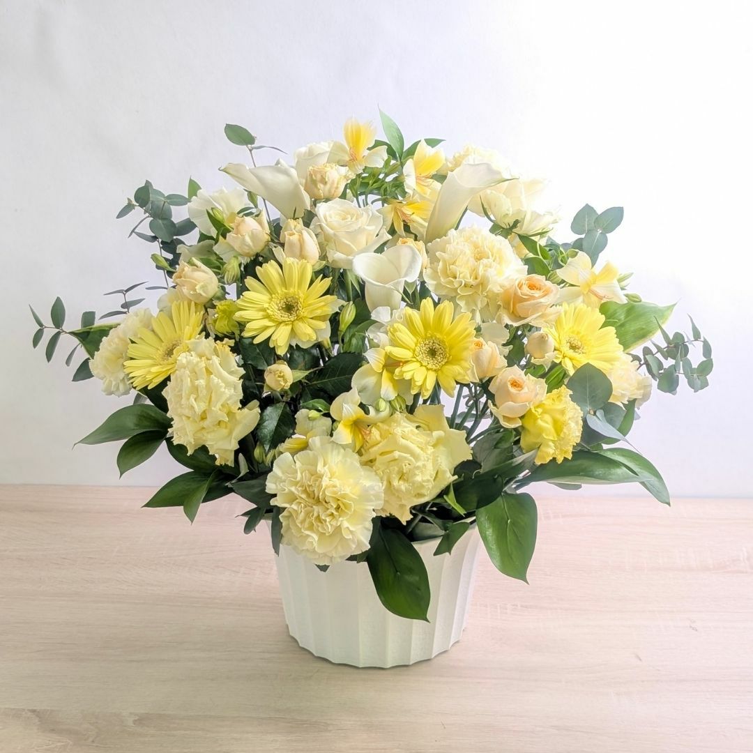 誕生日祝いのお花。20歳、30歳、50歳、60歳、70歳の誕生日のお祝いに贈るフラワーギフト。