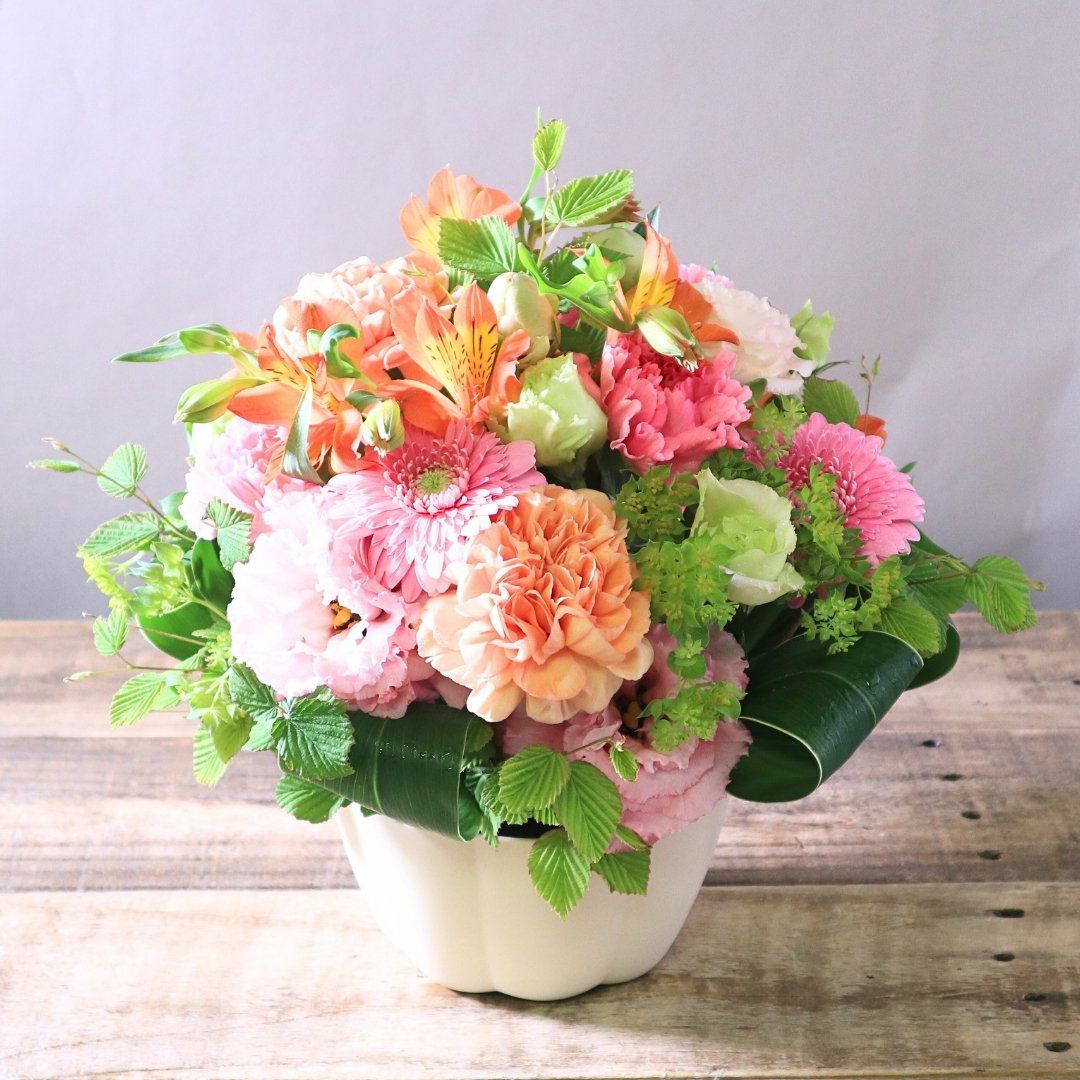 誕生日の花 花のプレゼント アレンジメント Mサイズ｜おしゃれな花束