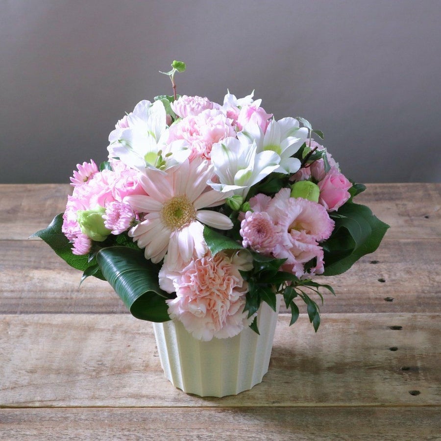 卒園祝いのお花。卒園式、幼稚園、保育園、子供・先生へ贈る花ギフト、お祝いアレンジメント