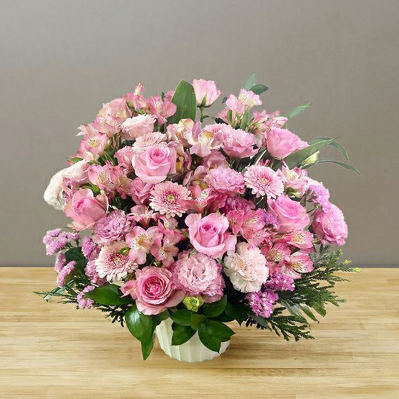 出産祝いのお花。赤ちゃん、お母さん、ママさんに贈る花束・アレンジメントのプレゼント。フラワーギフト