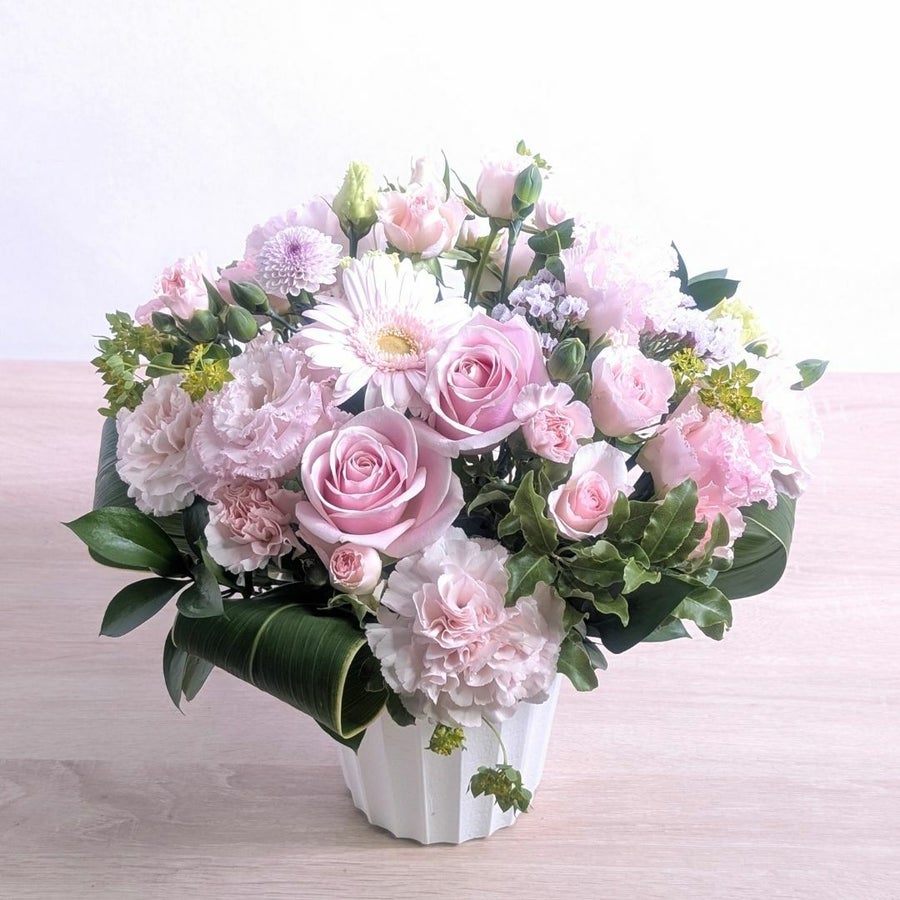 出産祝いのお花。赤ちゃん、お母さん、ママさんに贈る花束・アレンジメントのプレゼント。フラワーギフト