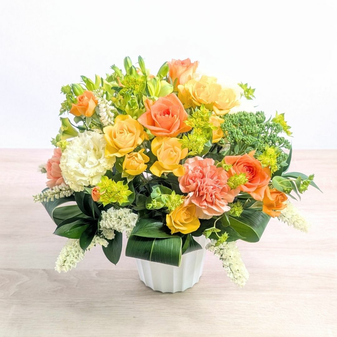 出産祝いの花ギフト アレンジメント Mサイズ｜おしゃれな花束