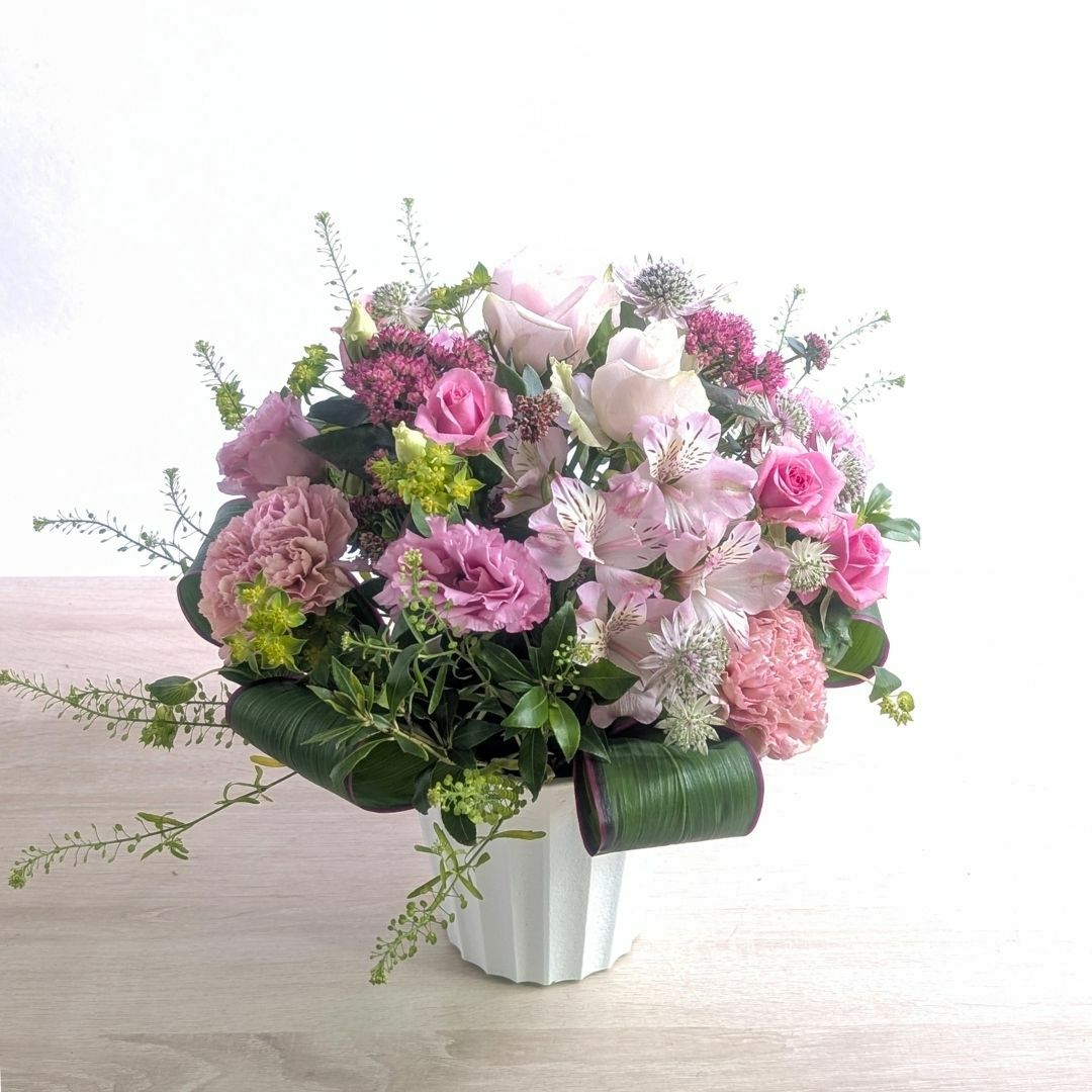 結婚祝いの花ギフト アレンジメント Mサイズ｜おしゃれな花束