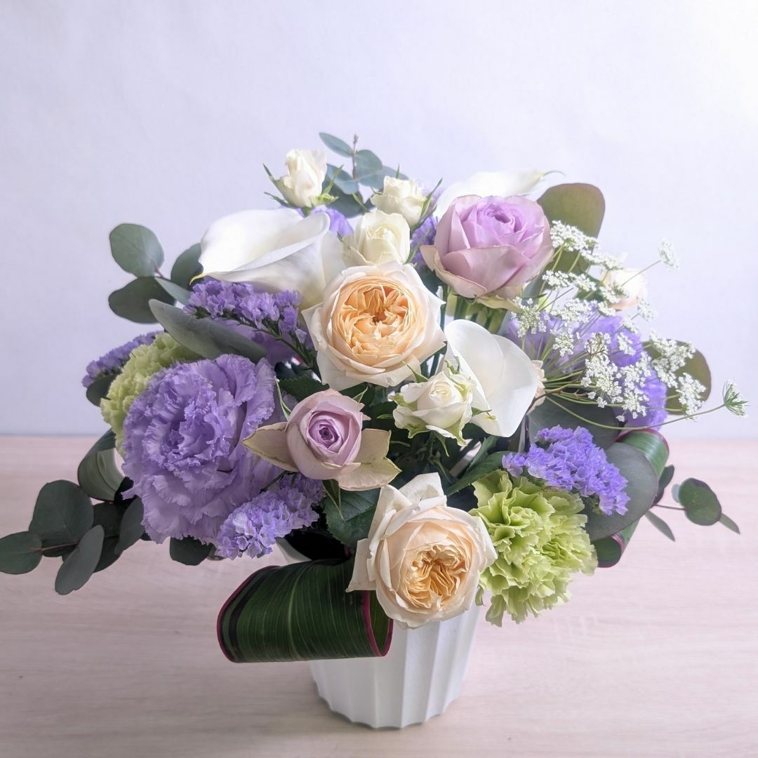 結婚祝いの花ギフト アレンジメント Mサイズ｜おしゃれな花束