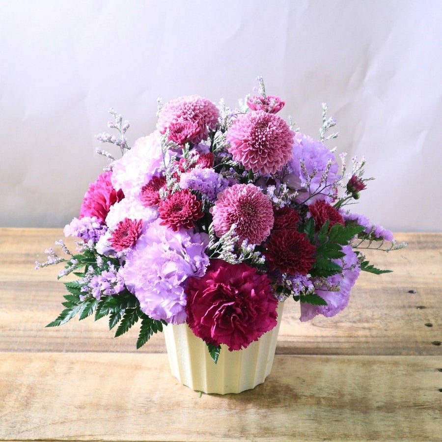 【70歳・古希祝いの花ギフト】アレンジメント・「ヴィオラ」S｜おしゃれな花束・アレンジ通販【最短翌日着】｜花以想（はないも）