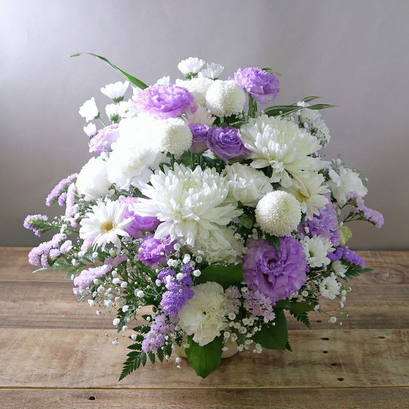 キリスト教のお供え花。クリスチャンのお花、お別れ会・一年祭に贈るお供え用アレンジメント