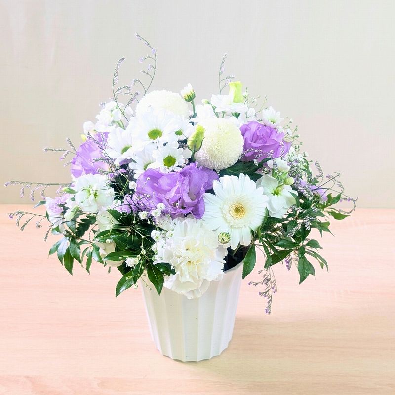 キリスト教のお供え花。クリスチャンのお花、お別れ会・一年祭に贈るお供え用アレンジメント