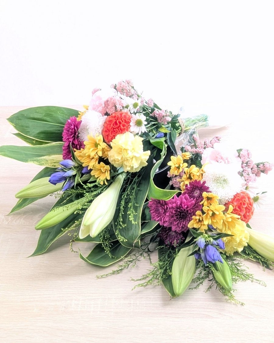 お墓・仏壇に飾るお花。墓花一対セット。お彼岸やお盆に贈るお参り用のお供え花束
