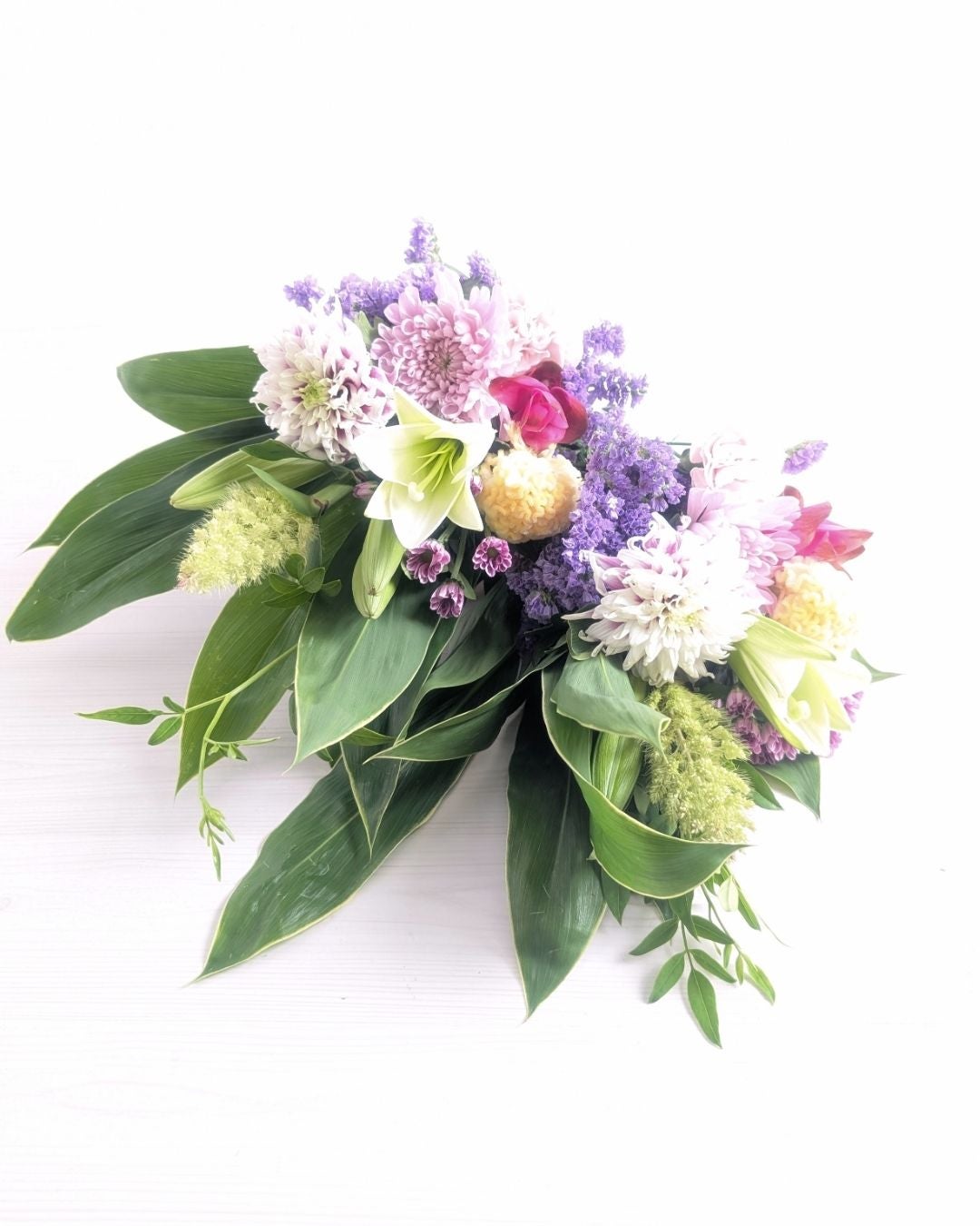 お墓・仏壇に飾るお花。墓花一対セット。お彼岸やお盆に贈るお参り用のお供え花束