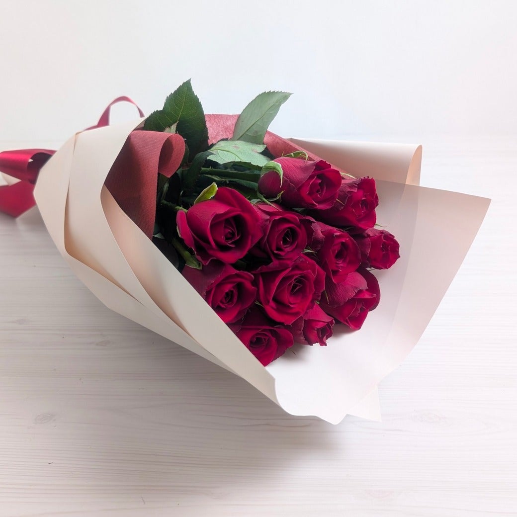 記念の数で贈るバラ。11本のバラの花言葉は「最愛」