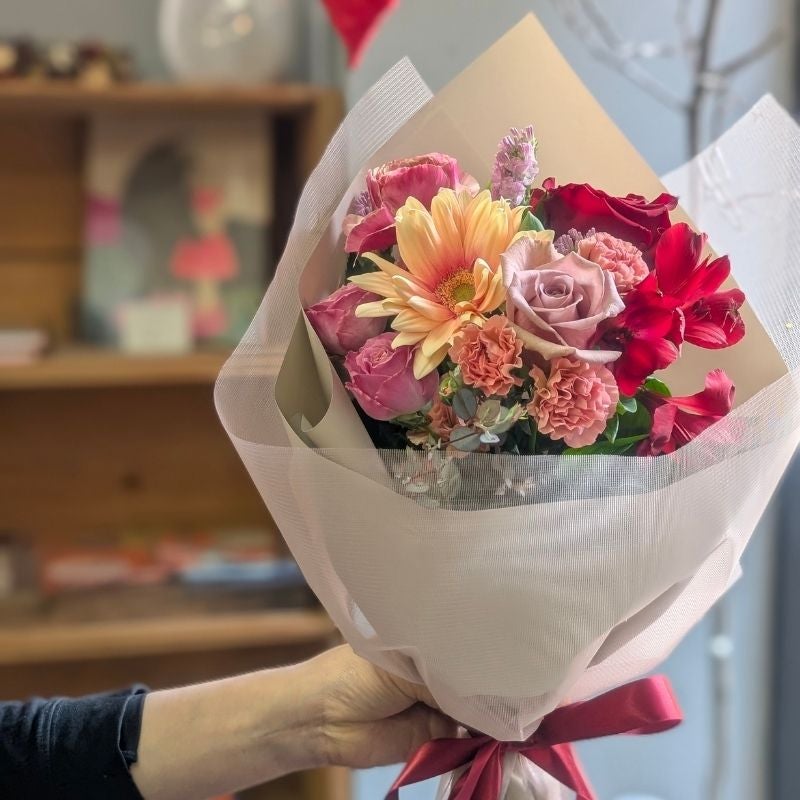 誕生日お祝い、結婚記念日、送別会、発表会に贈る花束のギフト。