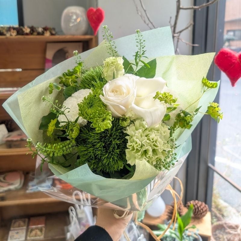 誕生日お祝い、結婚記念日、送別会、発表会に贈る花束のギフト。