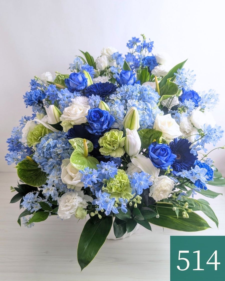 青い花のギフト。青い花の花束・アレンジメント。青色で贈る生花のフラワーギフト