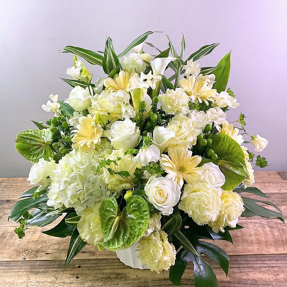 会社・事務所・取引先に贈るお祝い花。法人・ビジネス向けのお祝いアレンジメント