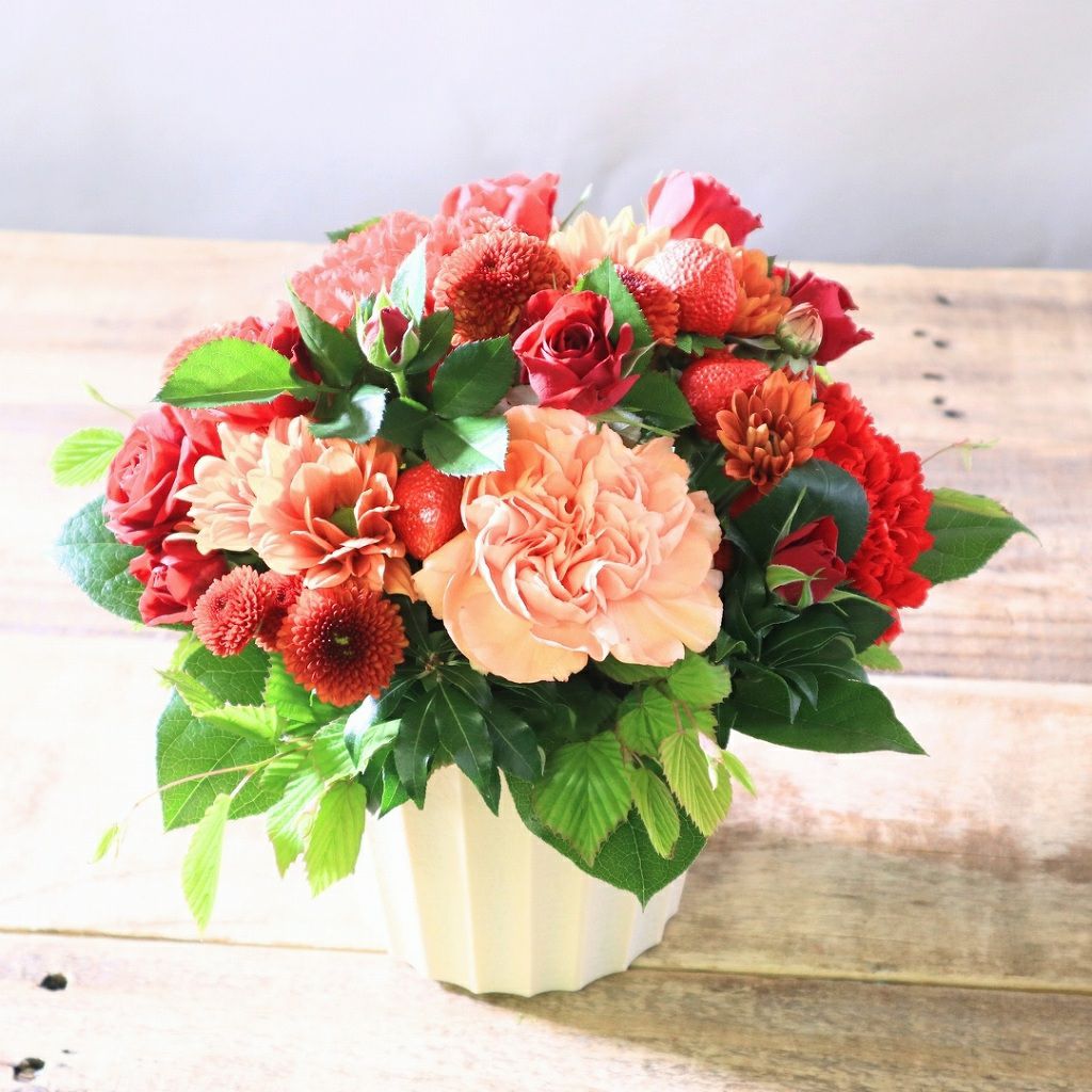 いつでも贈れるお祝の花。誕生日・記念日に贈るプレゼントの花束・アレンジメント