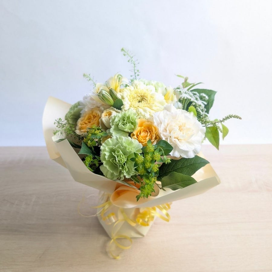 スタンドブーケ。このまま飾れる花束です。