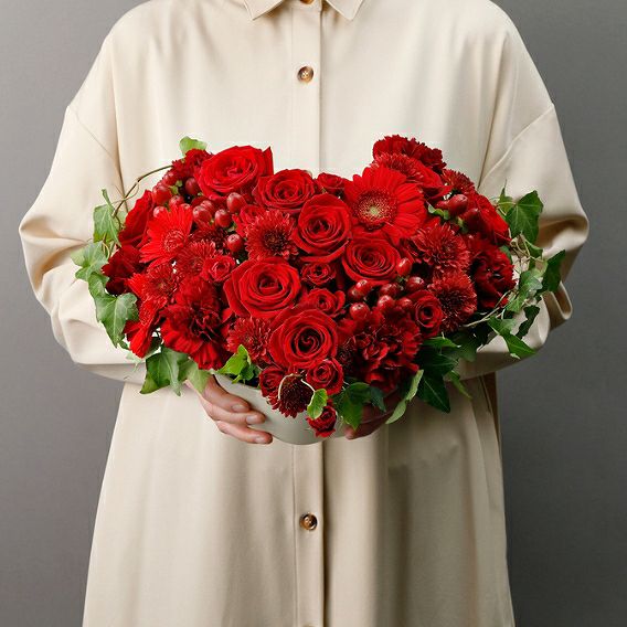 70歳・古希祝に贈るハート型アレンジメント。送って喜ばれるお花のギフト、フラワーギフト