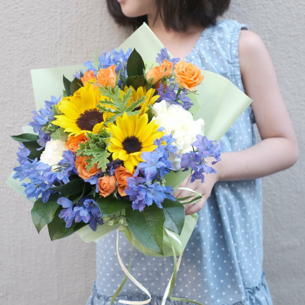 ひまわりブーケ。ヒマワリの花束。夏に贈るお花のプレゼント