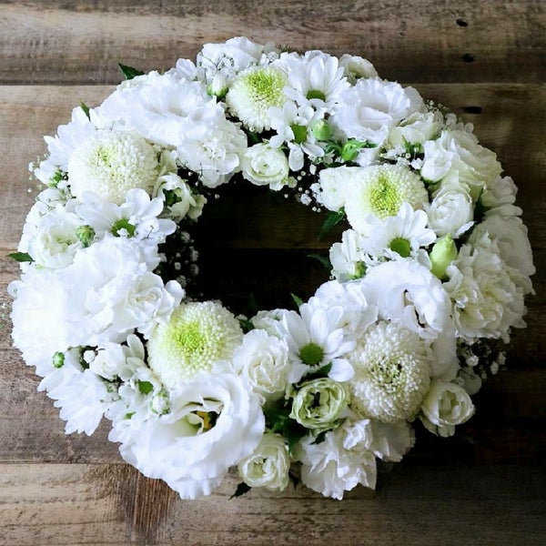 生花で贈るリース型アレンジメント。送って喜ばれるお花のギフト、フラワーギフト