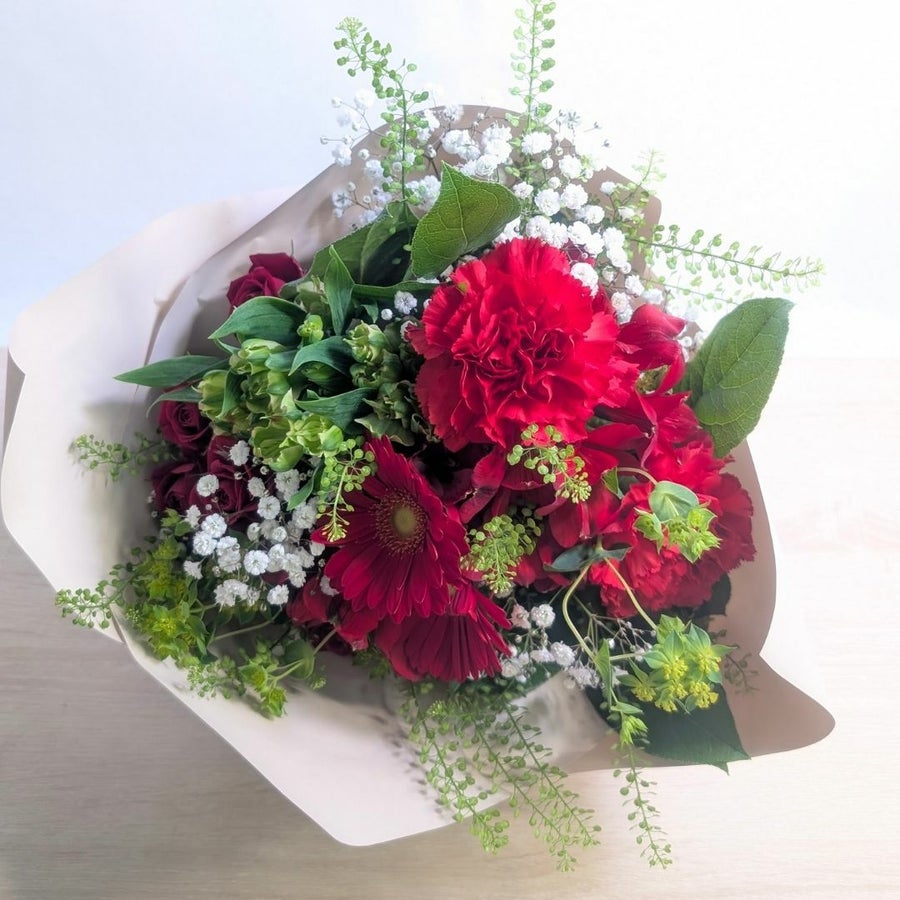 お供え花のお仕立て 花束 花瓶に活けて飾る形