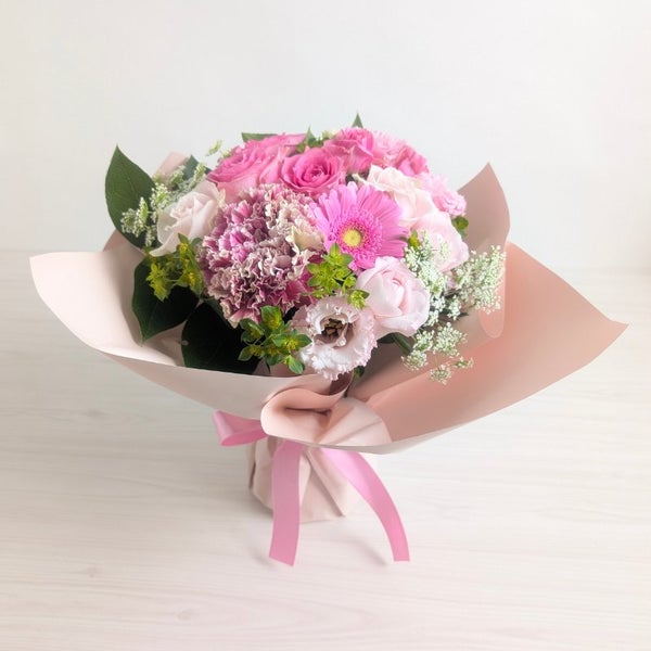 そのまま飾れる花束、スタンドブーケ。もらって嬉しい花束のプレゼント　華やかサイズ