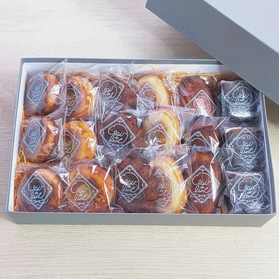 もらって嬉しいお菓子。贈って喜ばれる人気の焼菓子とお花のギフトセット