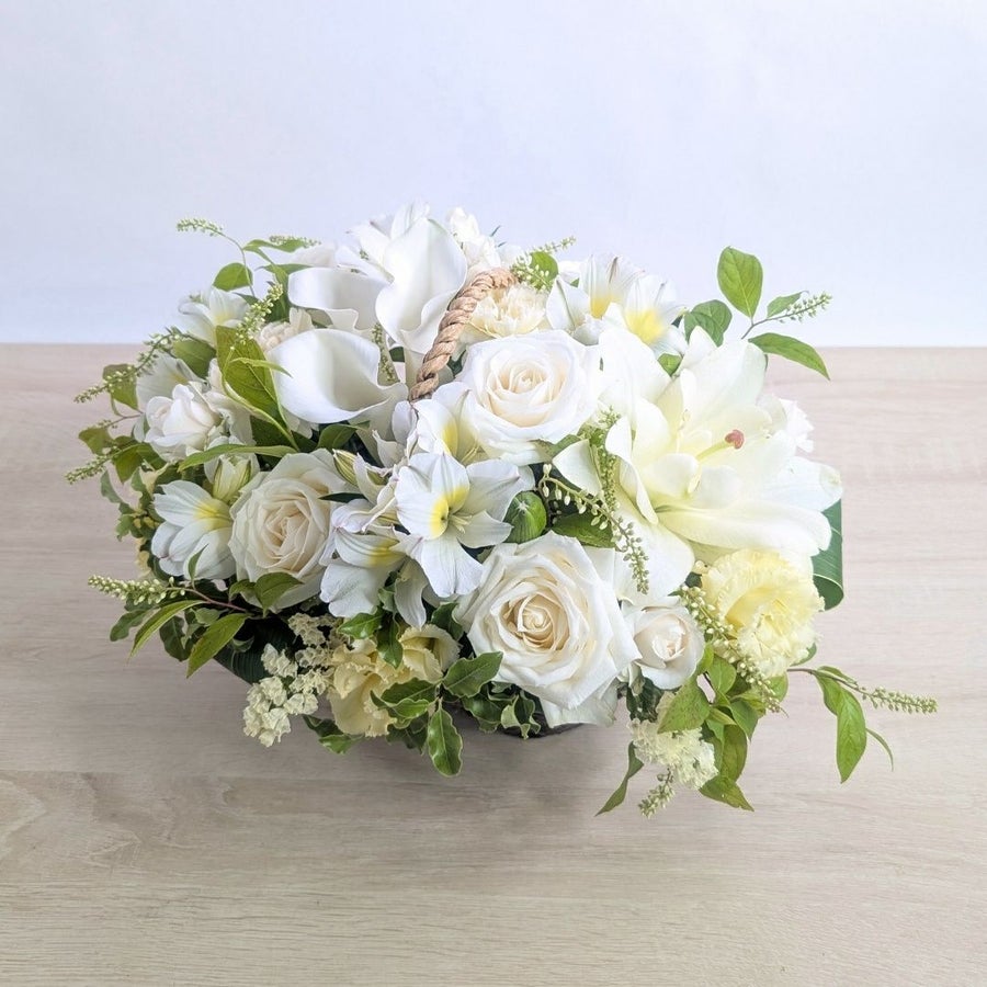 お花のバスケット・フラワーギフト。生花のアレンジメント　もらって嬉しい花ギフト