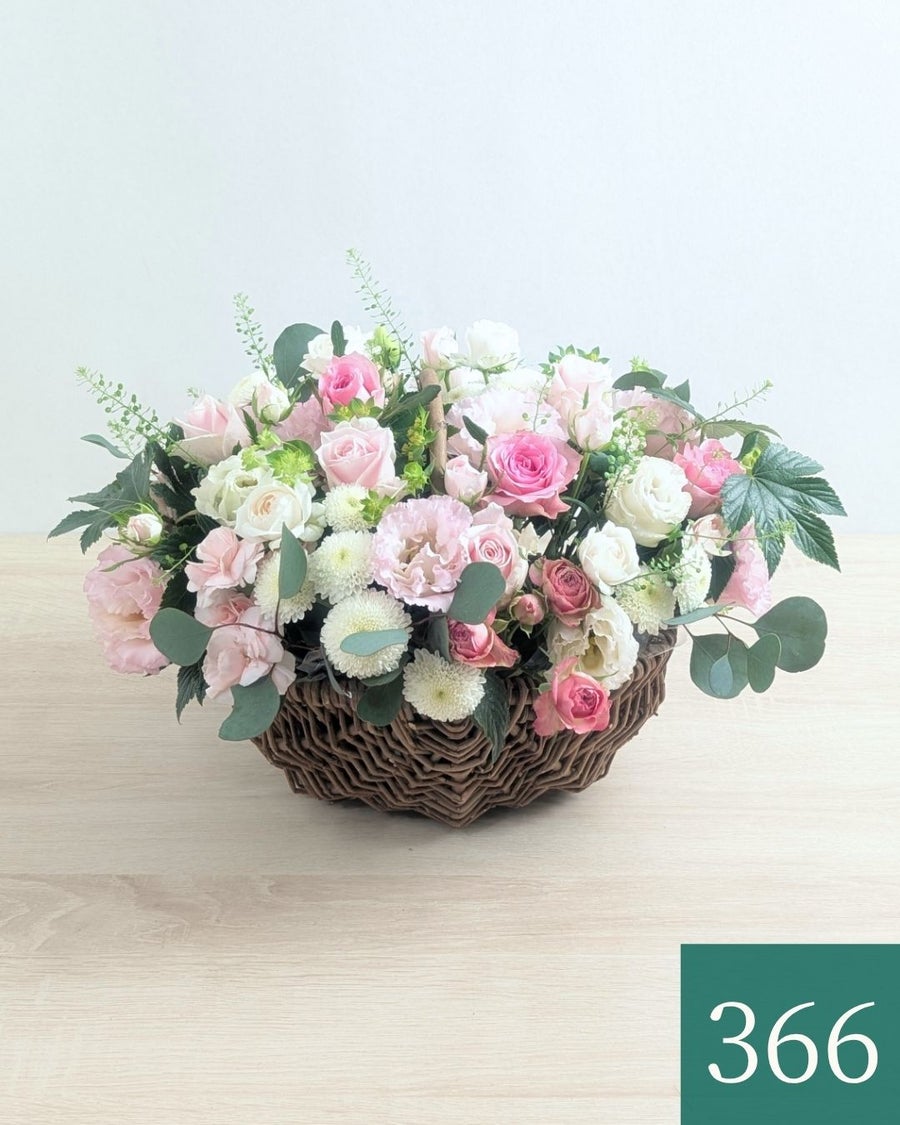 お花のバスケット・フラワーギフト。生花のアレンジメント　もらって嬉しい花ギフト