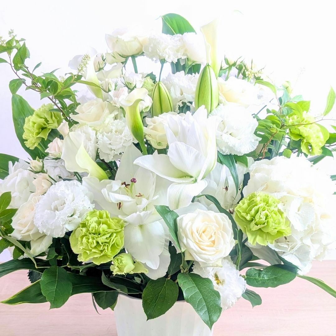 夏に贈る白い花ギフト｜おしゃれな花束・アレンジ通販【最短翌日着