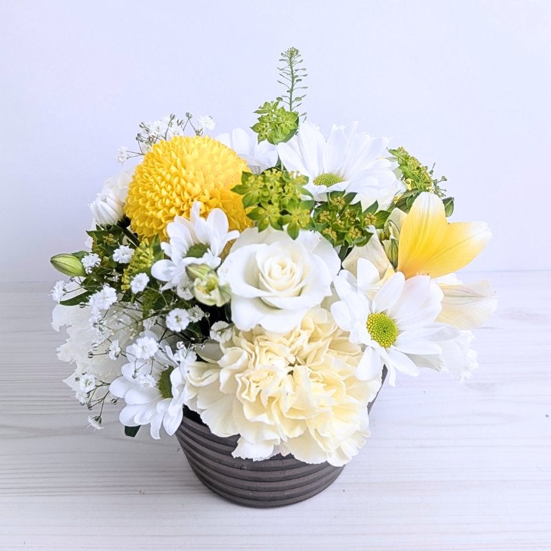 お花の定期便・お花のサブスク。毎月一回、季節のお花が届くアレンジメント